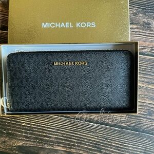 NWT Michael Kors Black  Zip Around Wallet Wristlet in a Gift Box